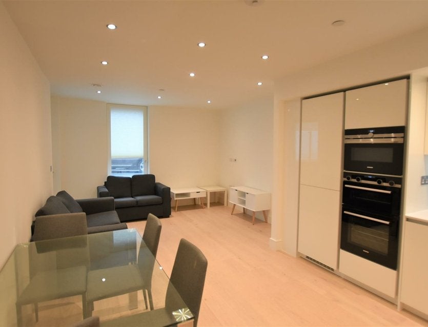 Flat Garnet Place in Greater London