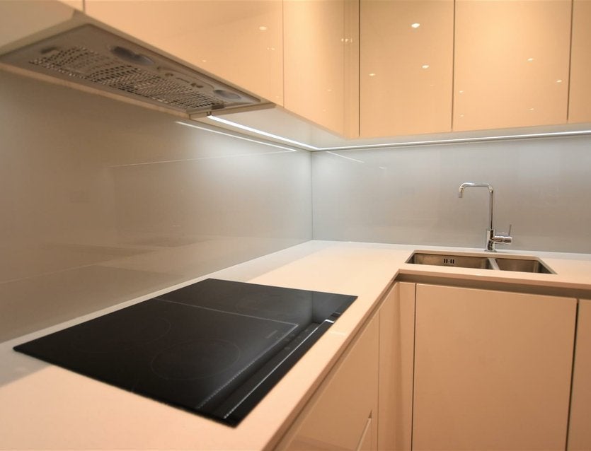Flat Garnet Place in Greater London