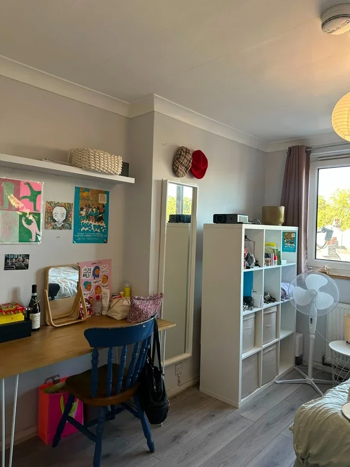 Room Devonport Street in Greater London