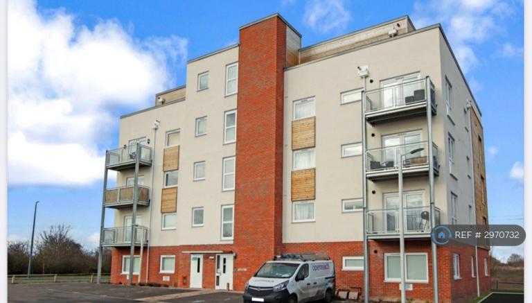 Flat Fourier Grove in Dartford