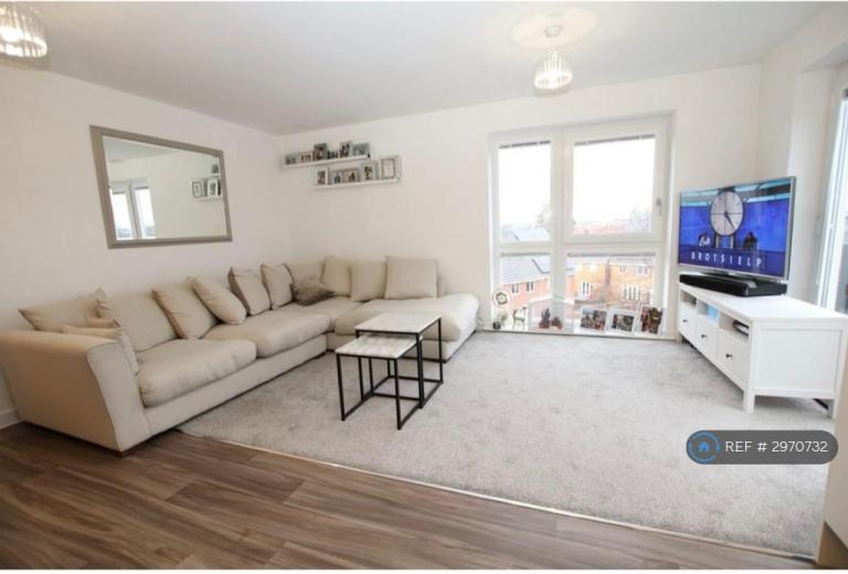 Flat Fourier Grove in Dartford