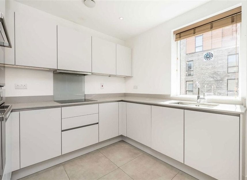 Flat Fergus Street in Greater London