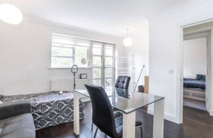 Flat Vallance Road in Greater London