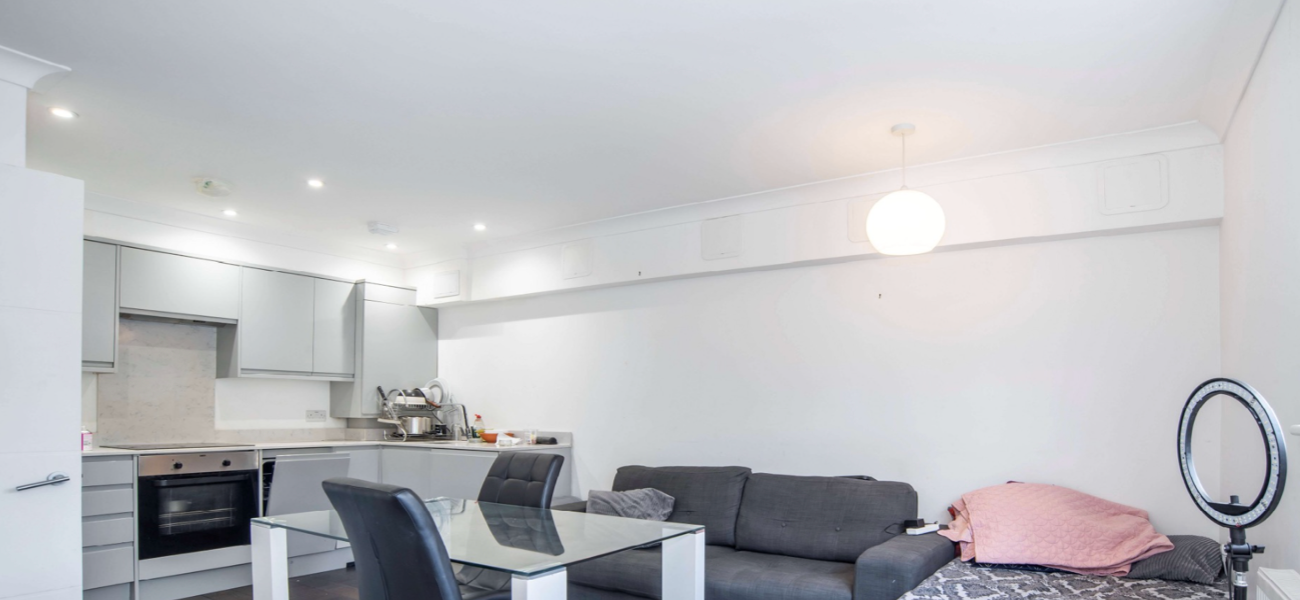 Flat Vallance Road in Greater London
