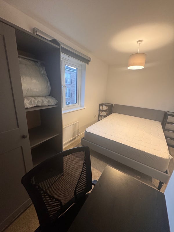 Room Berry Way in City of Edinburgh