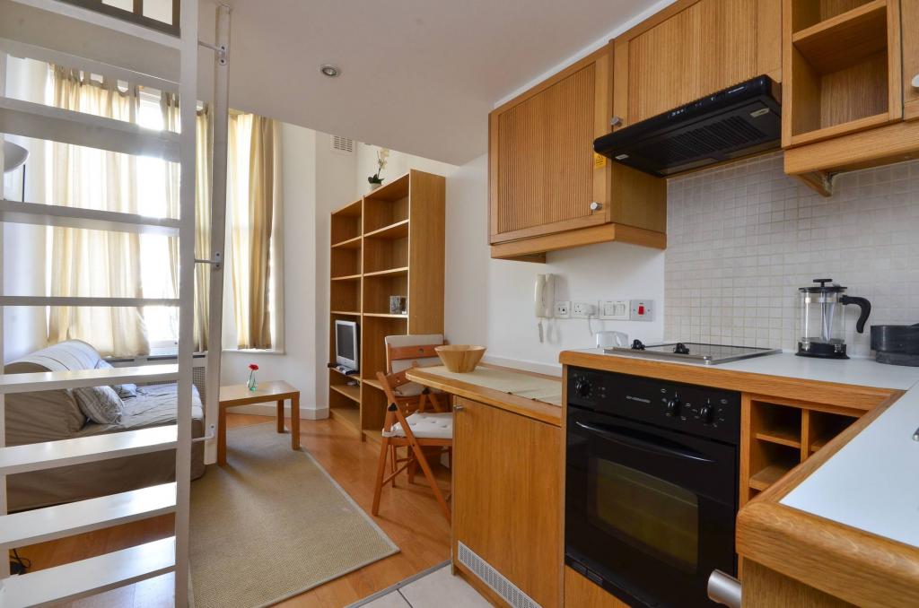 Flat Fairholme Road in Greater London