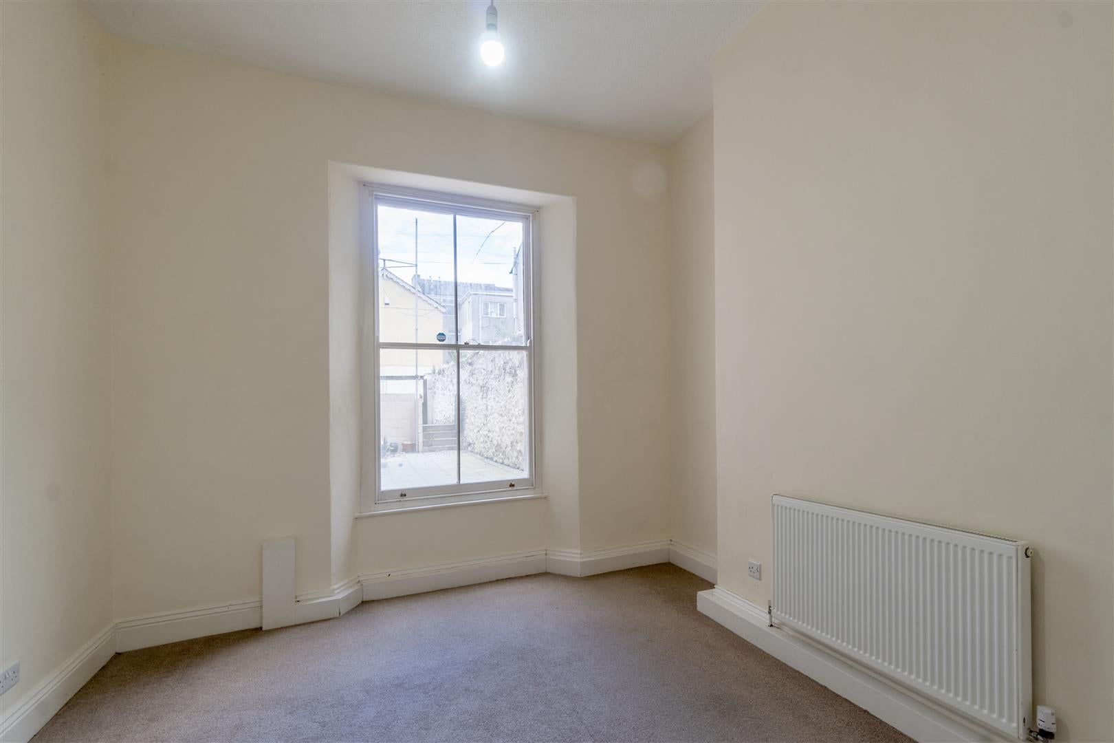 Flat Wyndham Street West in Plymouth