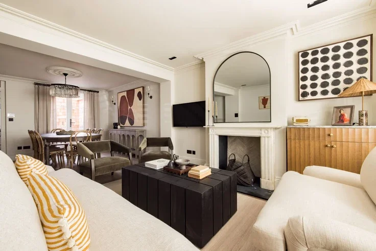 House Pembroke Place in Greater London