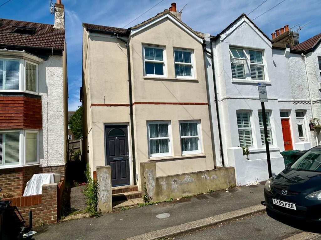 Flat Bolsover Road in Portslade by Sea