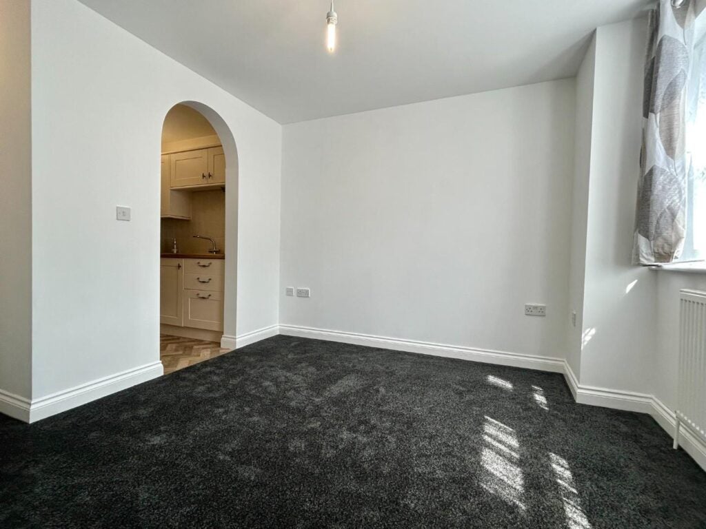 Flat Bolsover Road in Portslade by Sea