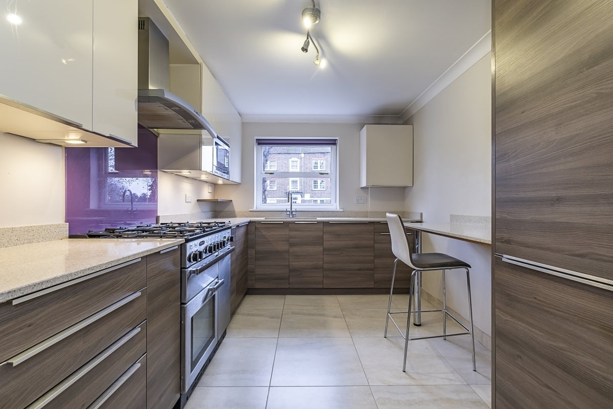 Flat Palace Road in Greater London