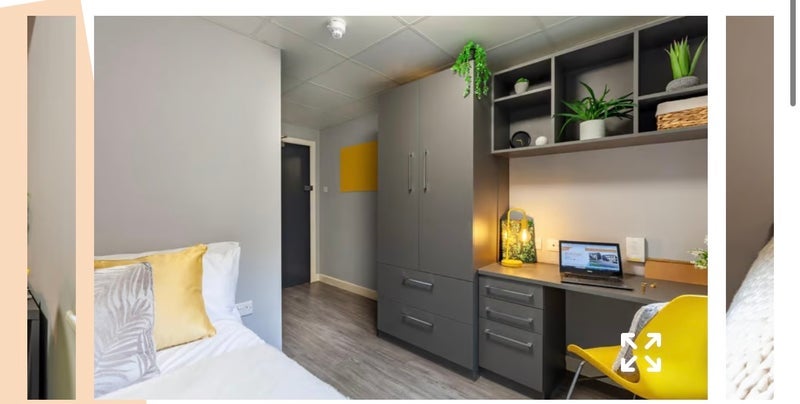 Room Cromwell Range in Manchester