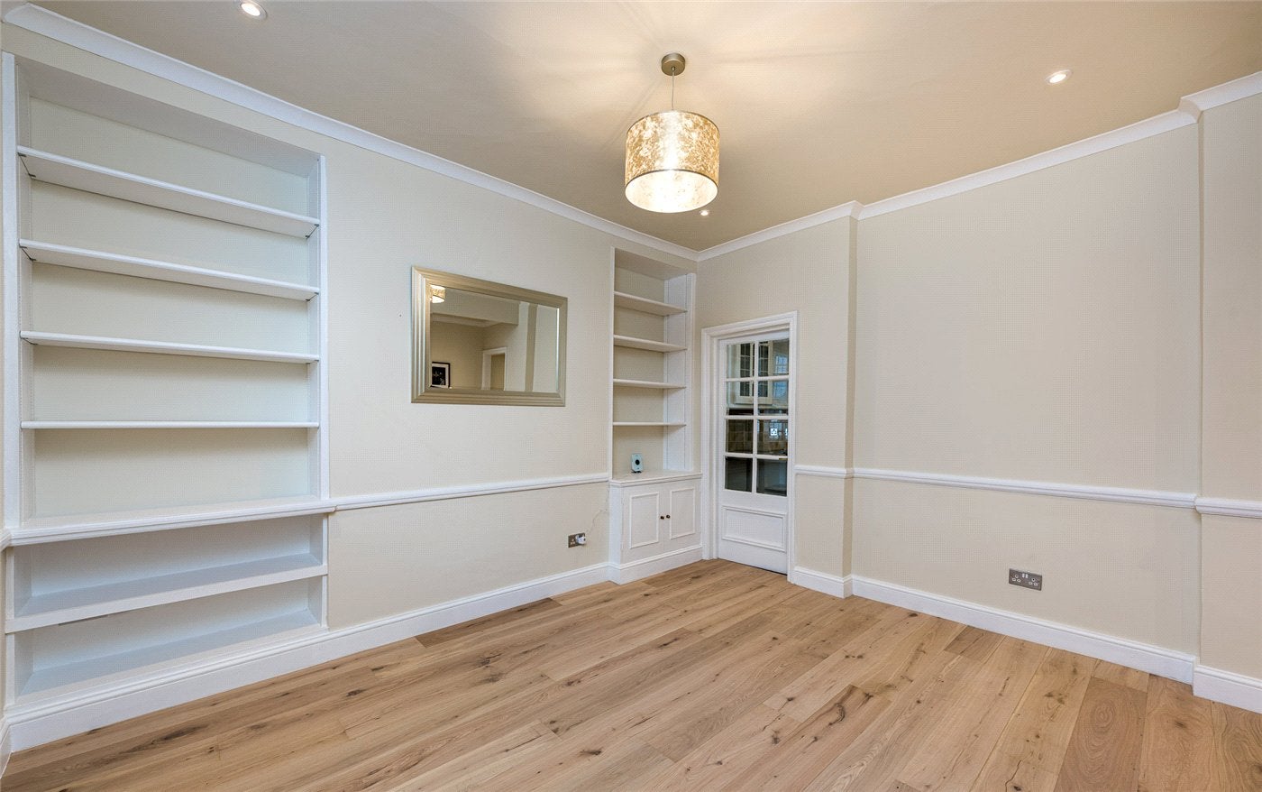 Flat Belgrave Road in City of Westminster