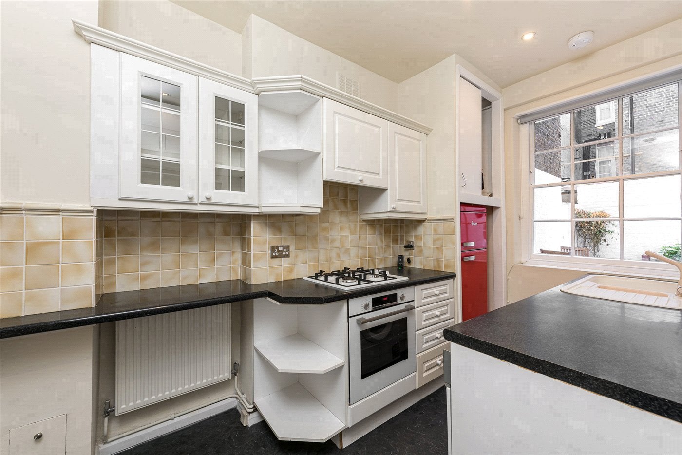 Flat Belgrave Road in City of Westminster