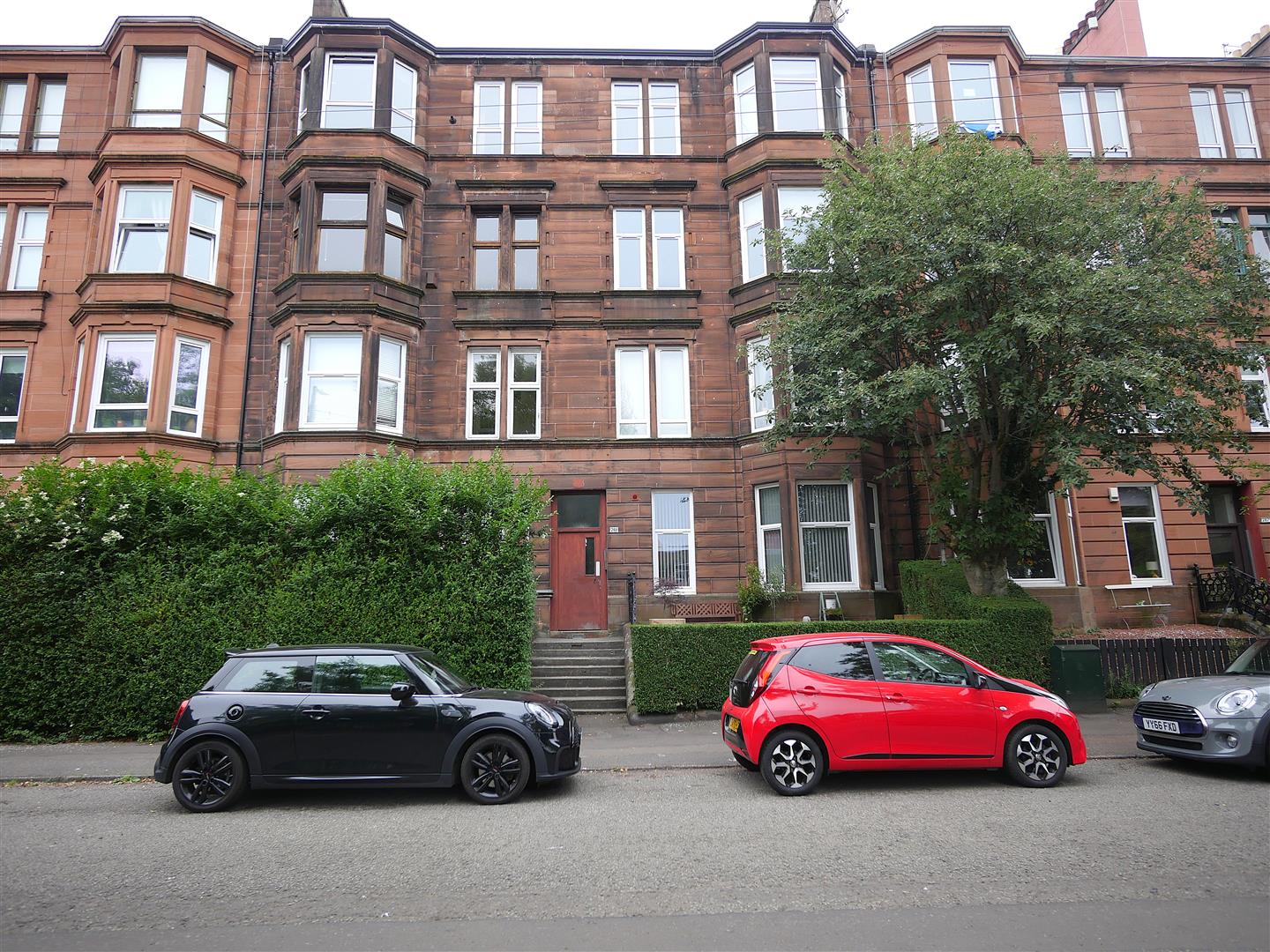 Flat Onslow Drive in Glasgow