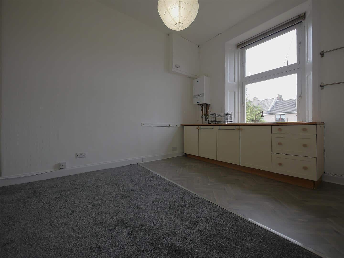 Flat Onslow Drive in Glasgow