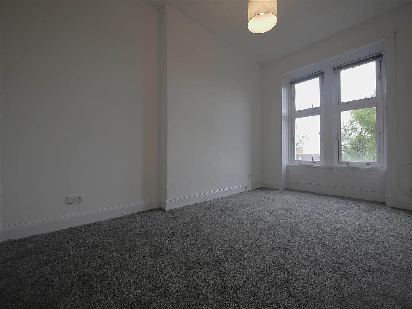 Flat Onslow Drive in Glasgow