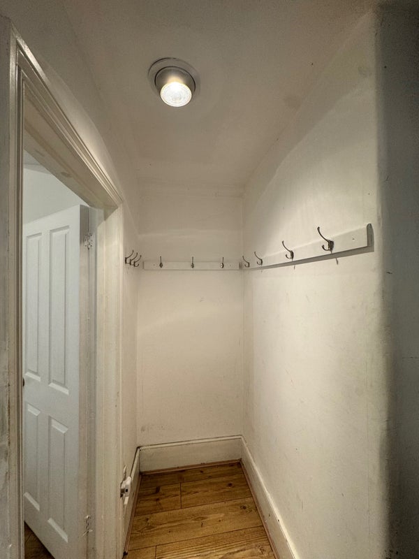 Room Battersea Rise in Greater London