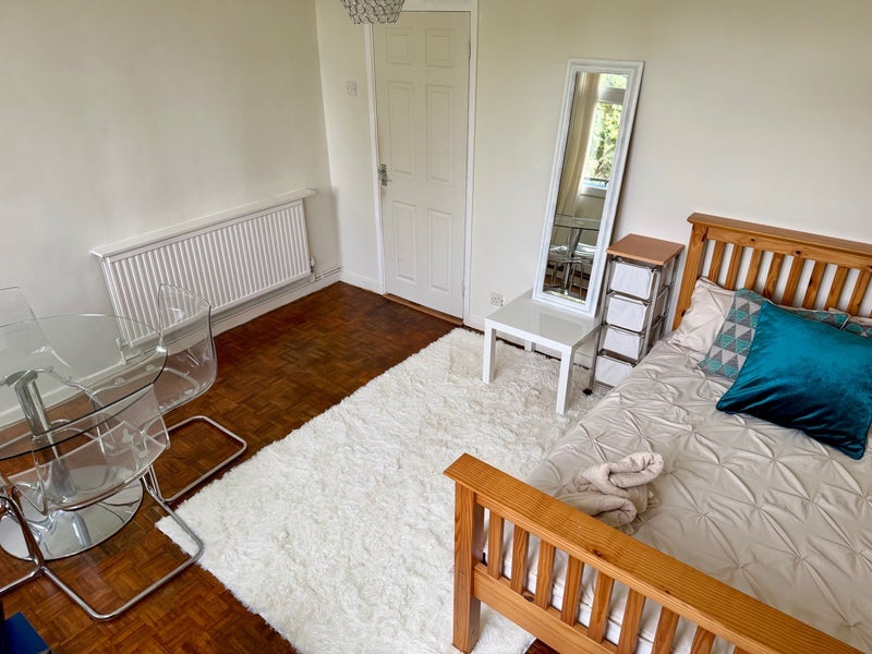 Room Weymouth Terrace in Greater London