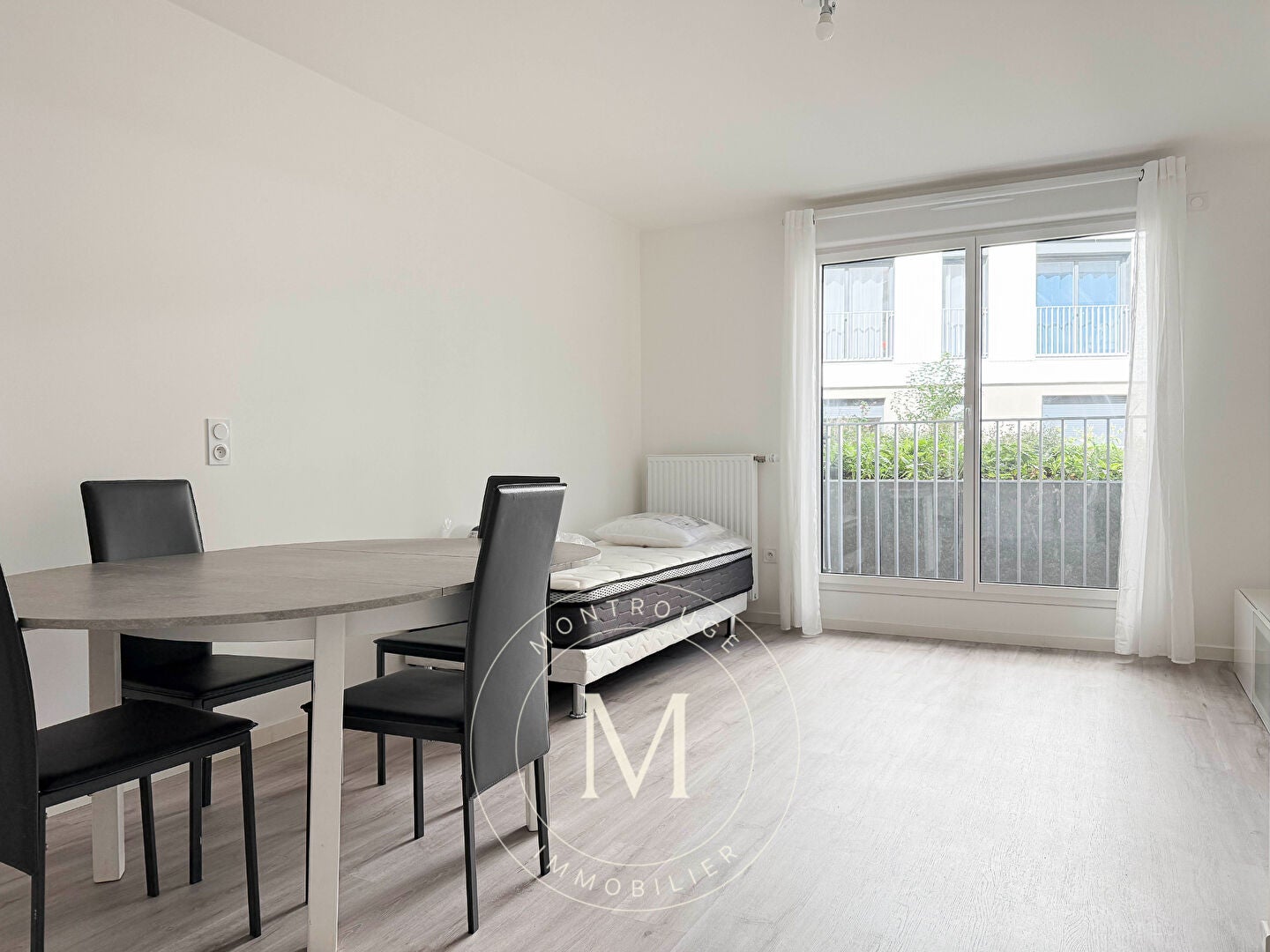 Flat Place Lucie Aubrac in Bagneux