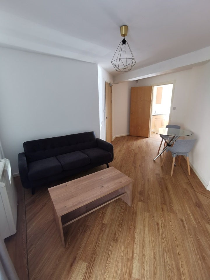 Flat Meanwood Road in Leeds