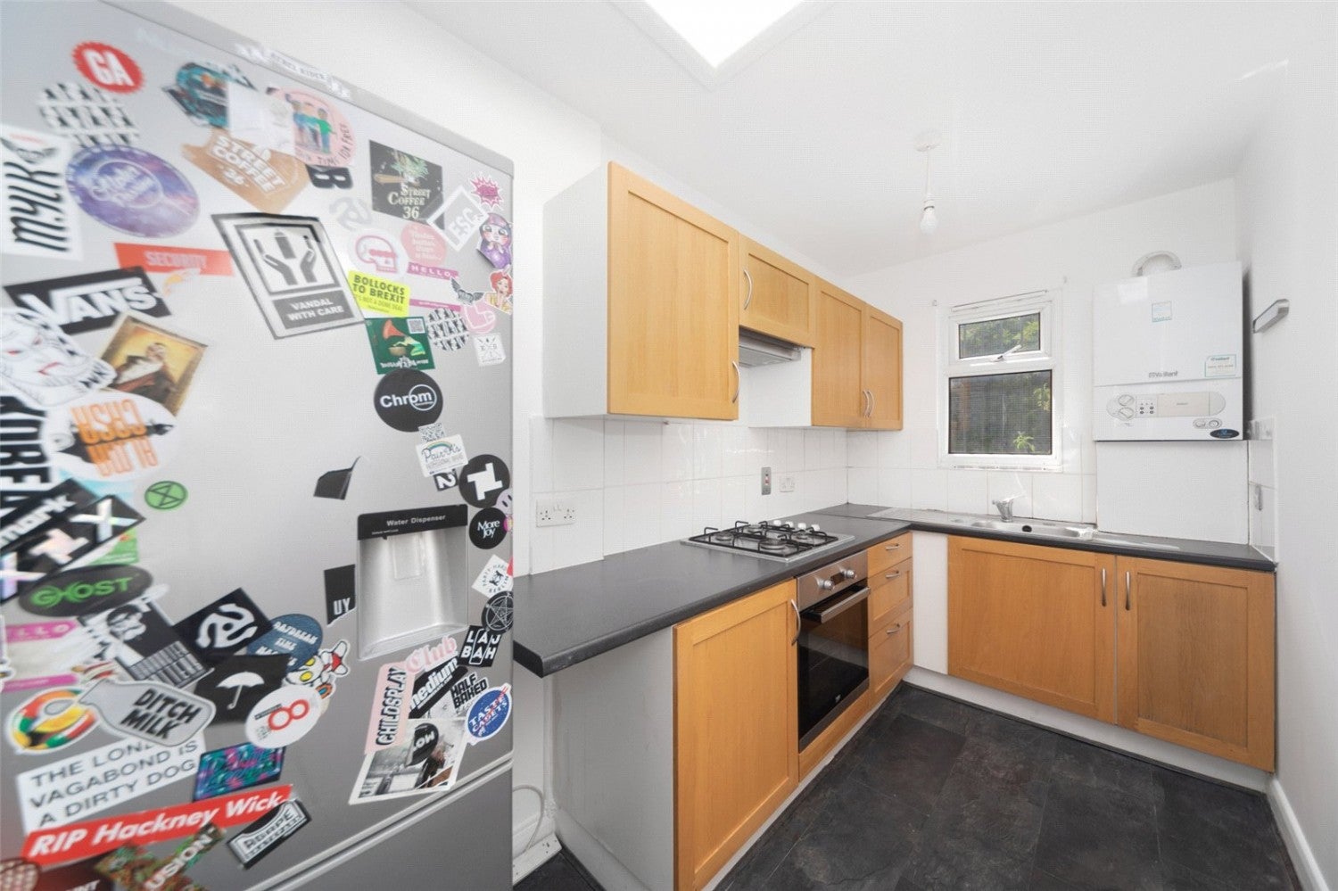 Flat Cambridge Heath Road in Greater London