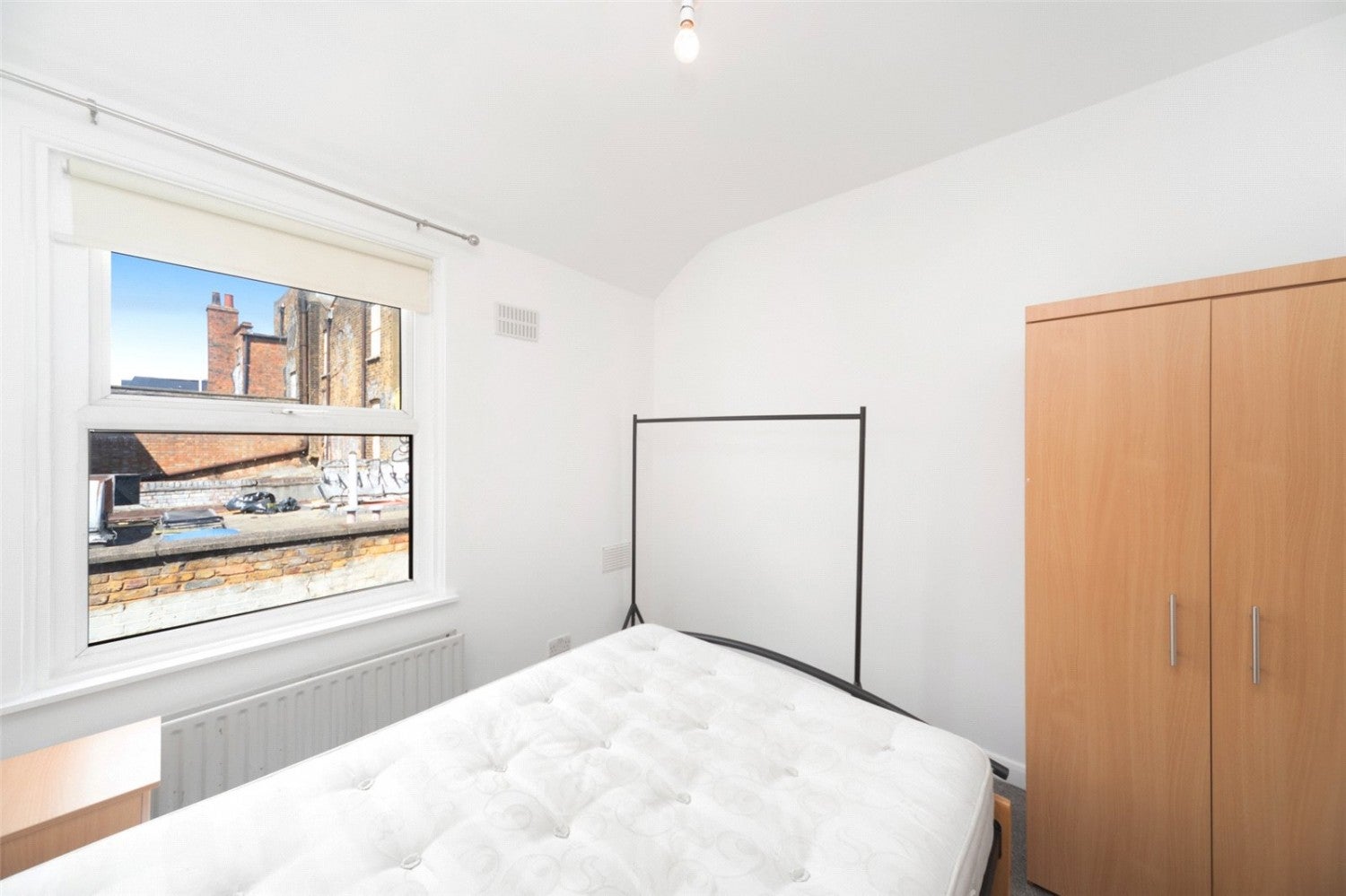 Flat Cambridge Heath Road in Greater London