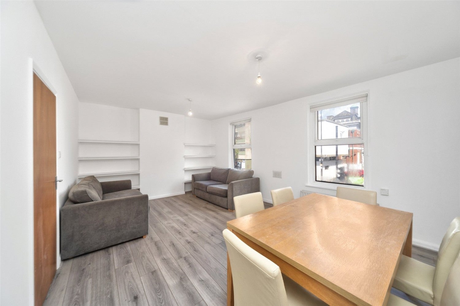 Flat Cambridge Heath Road in Greater London