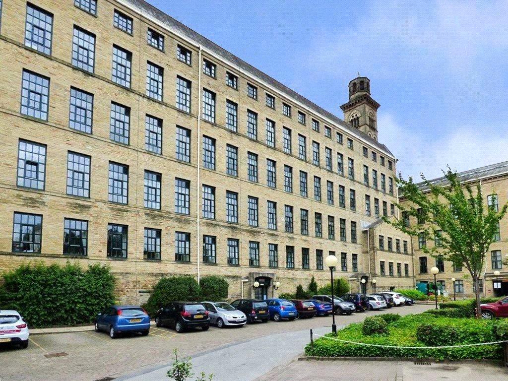 Flat Tennis Way in Bradford