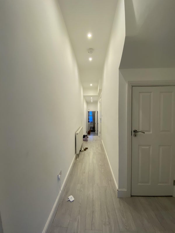 Room Tottenham Lane in Greater London