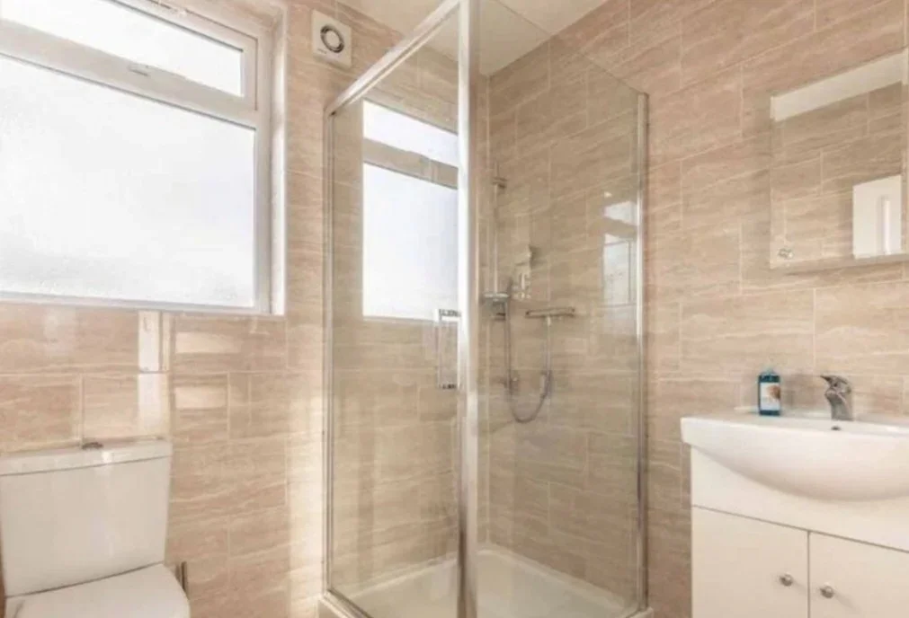 Flat Keel Drive in Slough