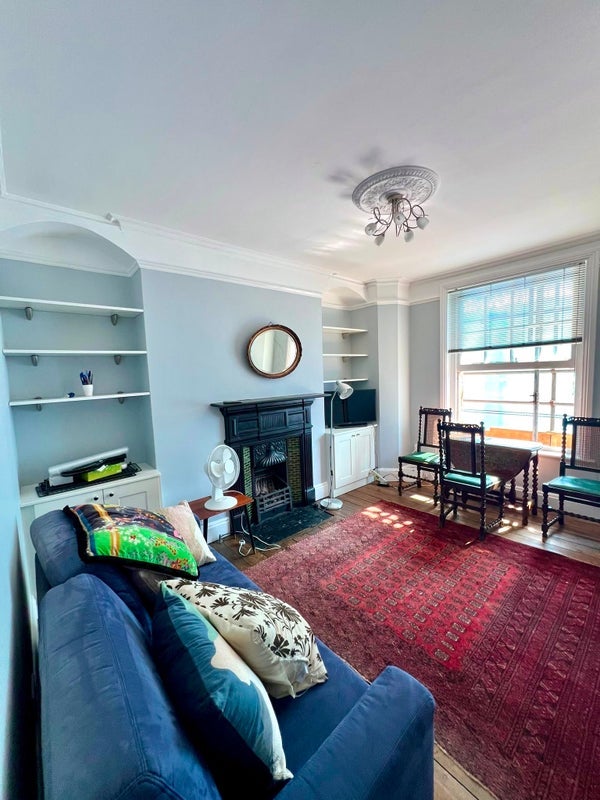 Room Wells Street in City of Westminster