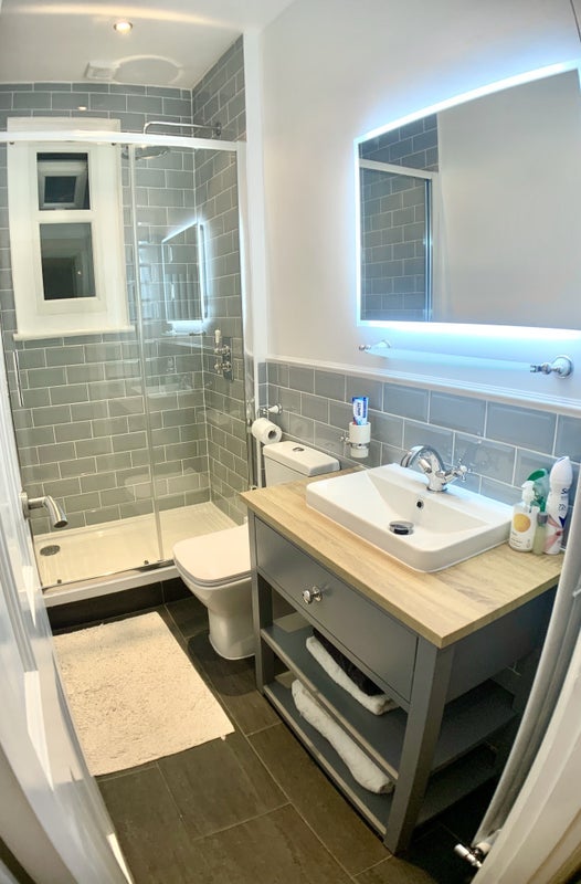 Room Wells Street in City of Westminster