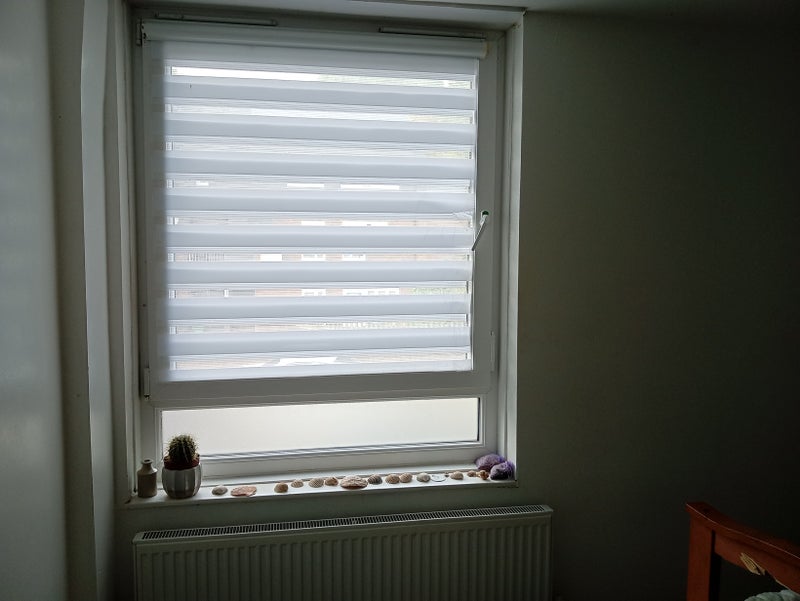 Room Yarmouth Crescent in Greater London