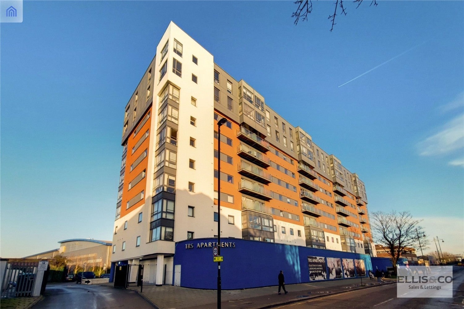Flat The Green in Greater London
