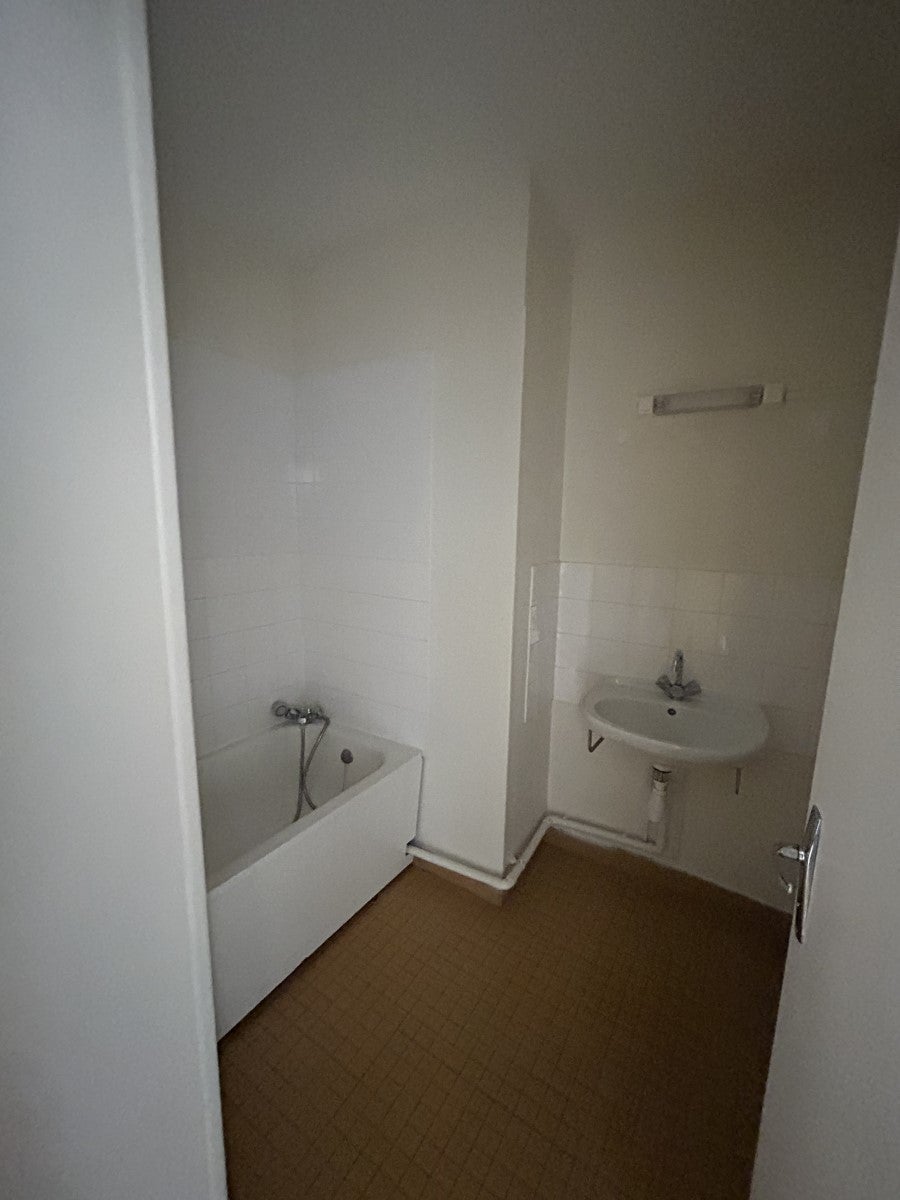 Flat Rue Augustin Mouchot in Semur-en-Auxois