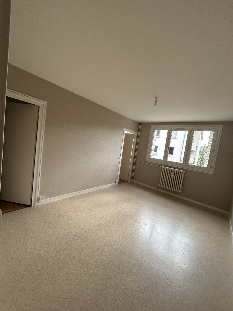 Flat Rue Augustin Mouchot in Semur-en-Auxois