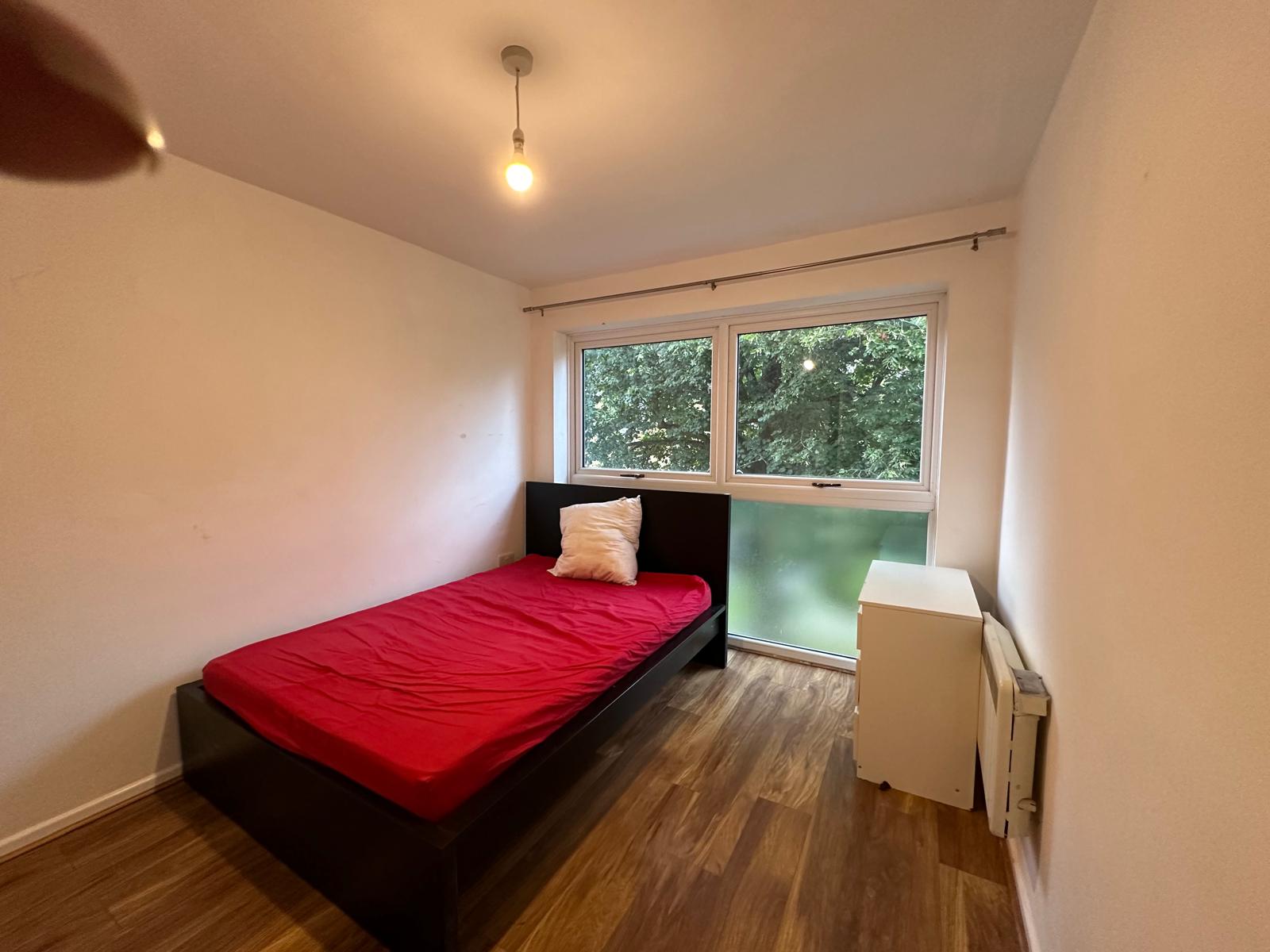 Flat Southcote Road in Reading