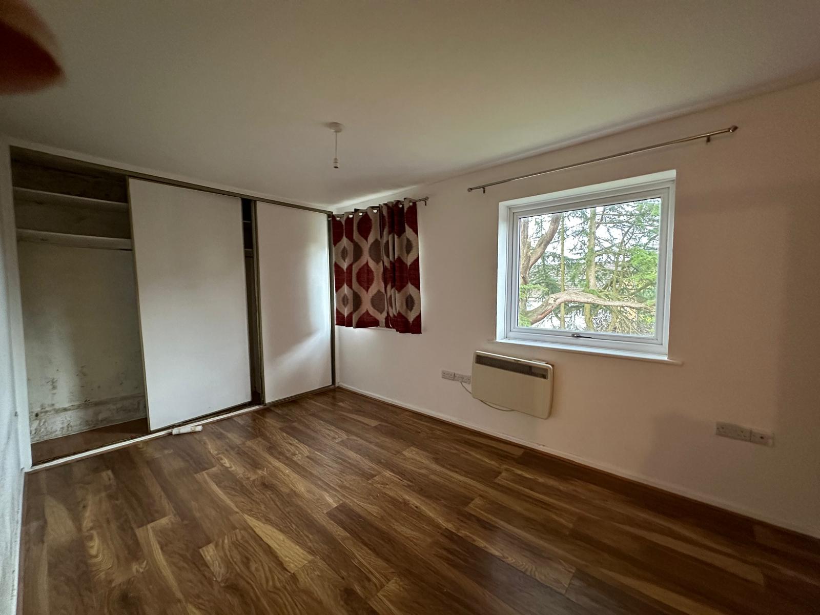 Flat Southcote Road in Reading
