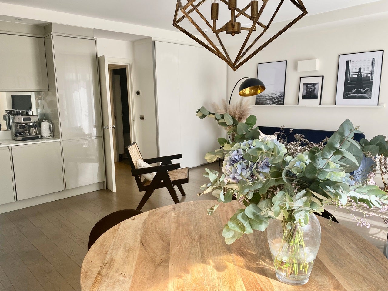 Flat Goldhawk Road in Greater London