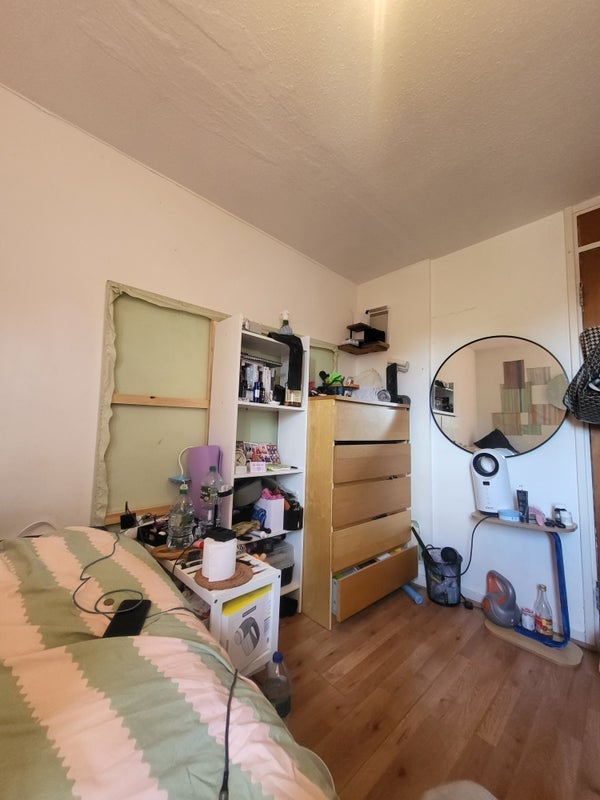 Flat Maysoule Road in Greater London