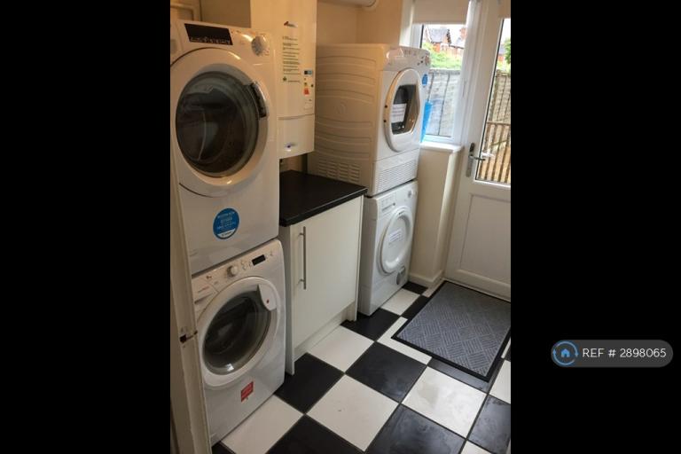 Room Gibson Close in Stafford