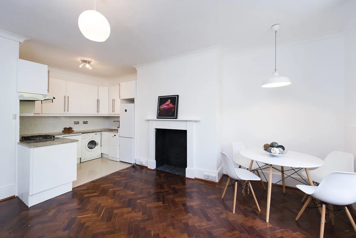 Flat Highbury Hill in Greater London