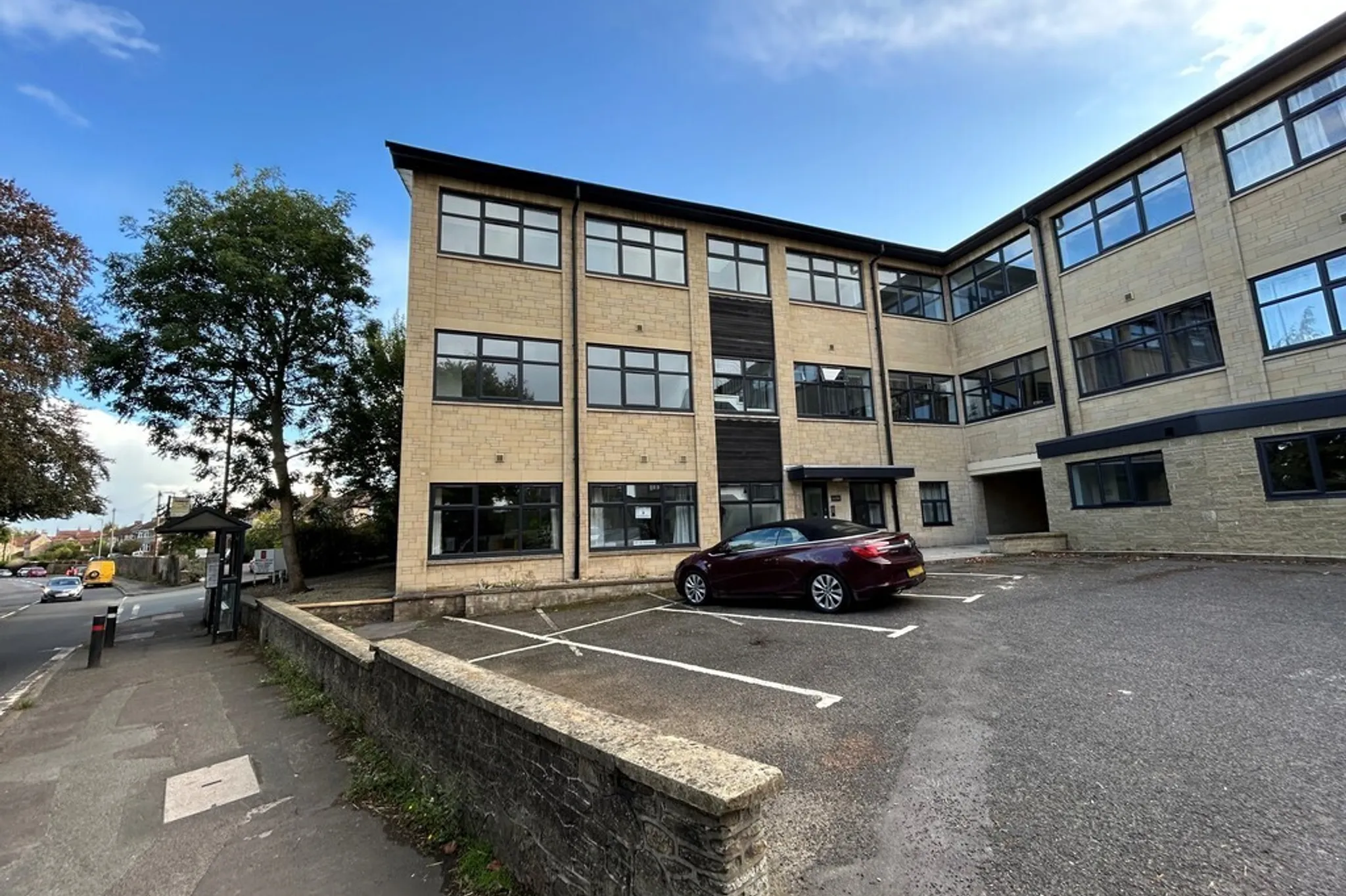Flat Houston Way in Frome