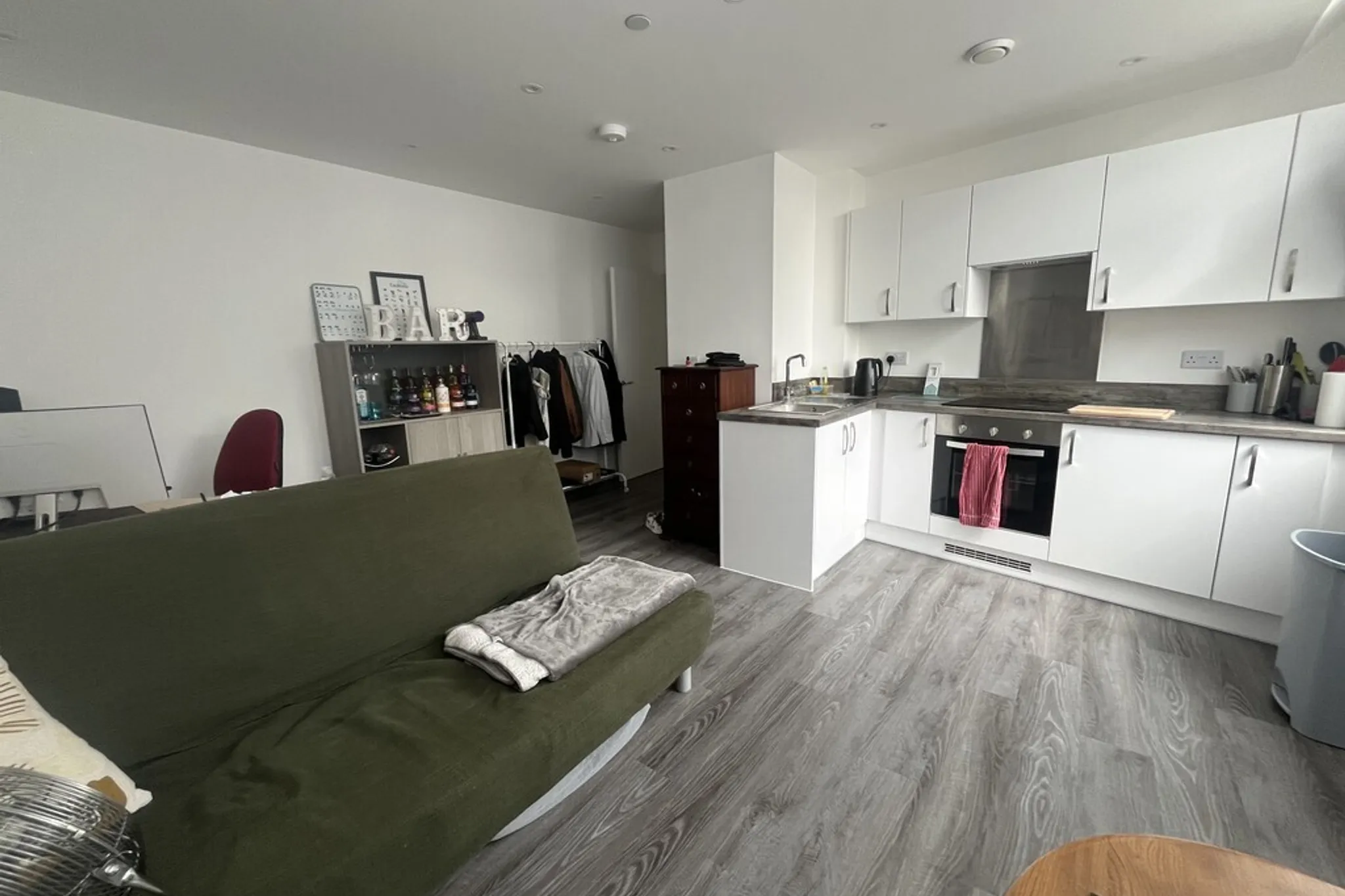 Flat Houston Way in Frome