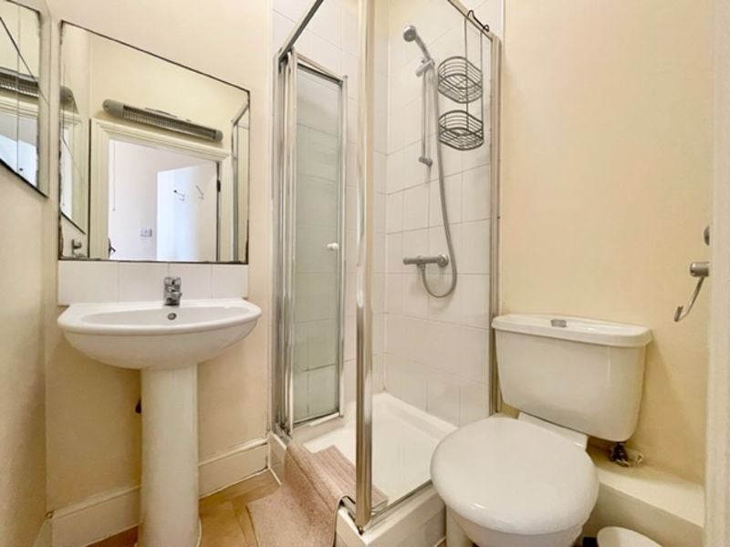 Flat Mornington Terrace in Greater London