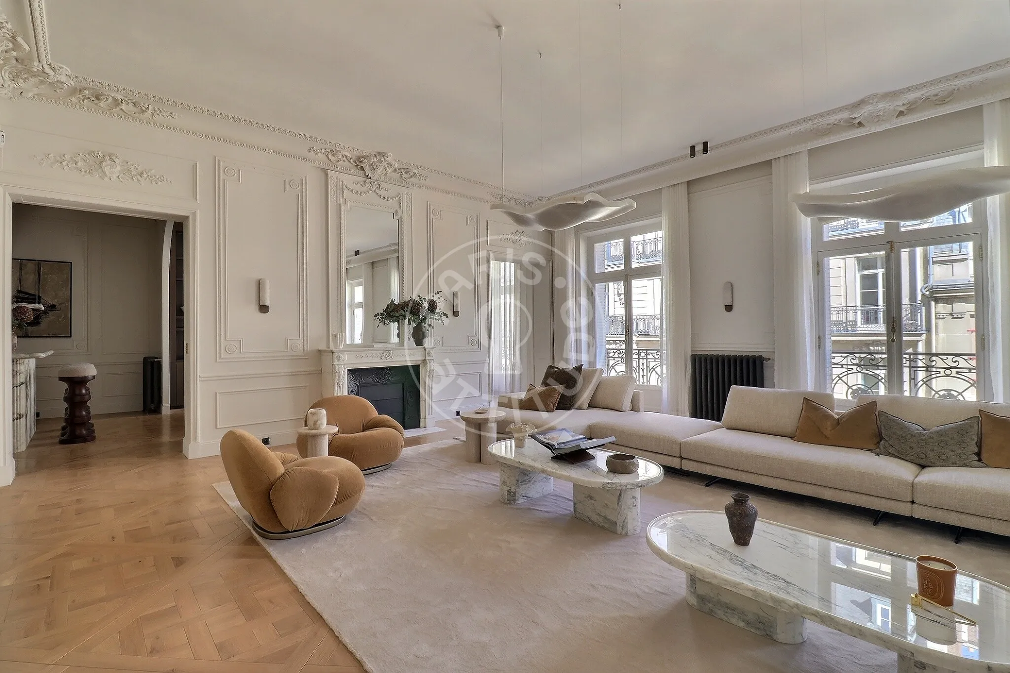 Appartement Rue Bayard à Paris