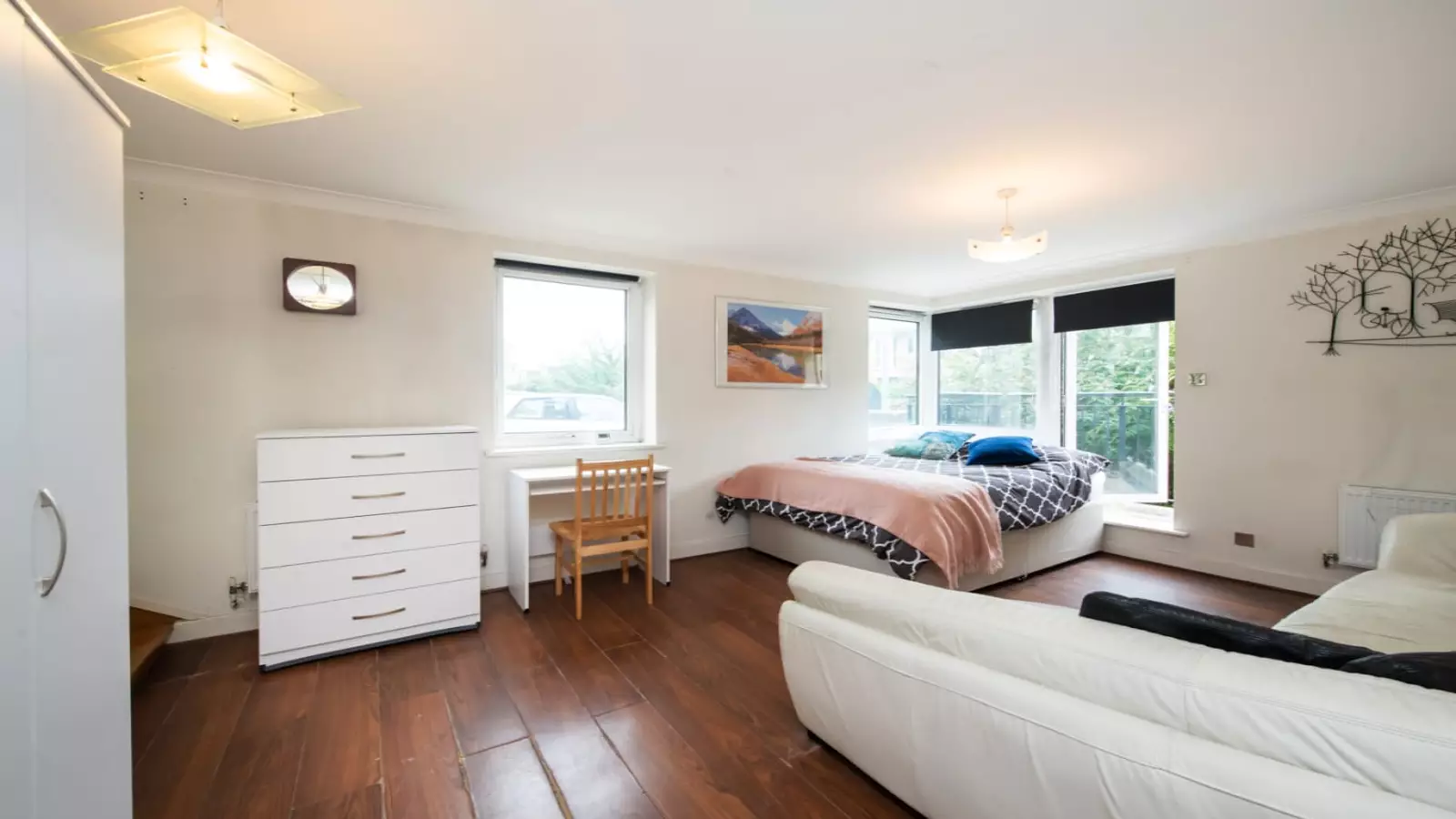 Room Newport Avenue in Greater London