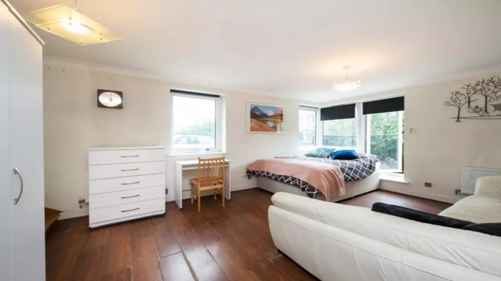 Room Newport Avenue in Greater London