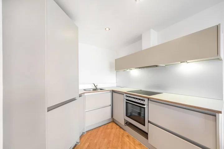 Flat Festubert Place in Greater London
